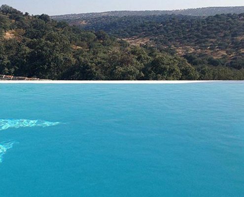 The secret of an infinity pool